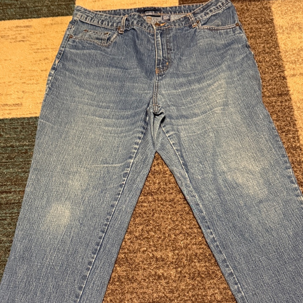 Bill Blass Easy Fit Denim Jeans